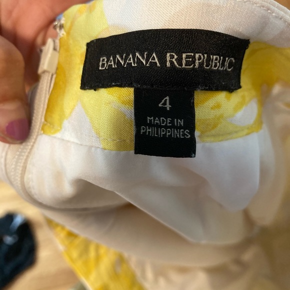 Banana Republic yellow and white printed mid skirt - Picture 3 of 4